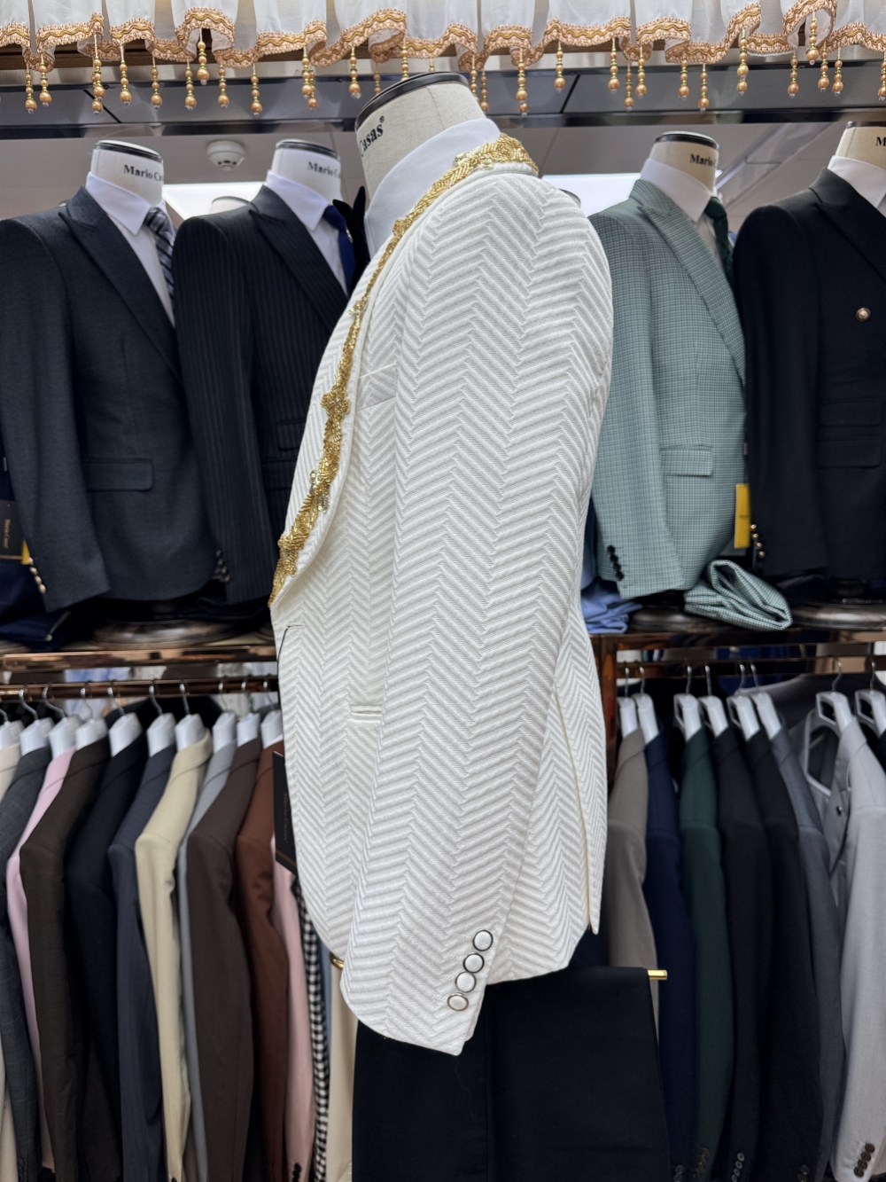 Male Chic Golden Beaded Tuxedo - Mens Grooming On Sale ulasan dan harga